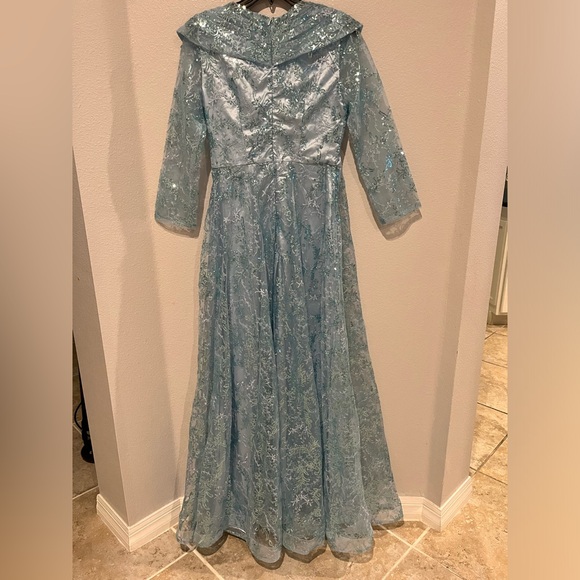 Sequin Asymmetrical Neck 3/4 Sleeves Formal Dress Woman Formal Ball Gown. - Picture 7 of 10